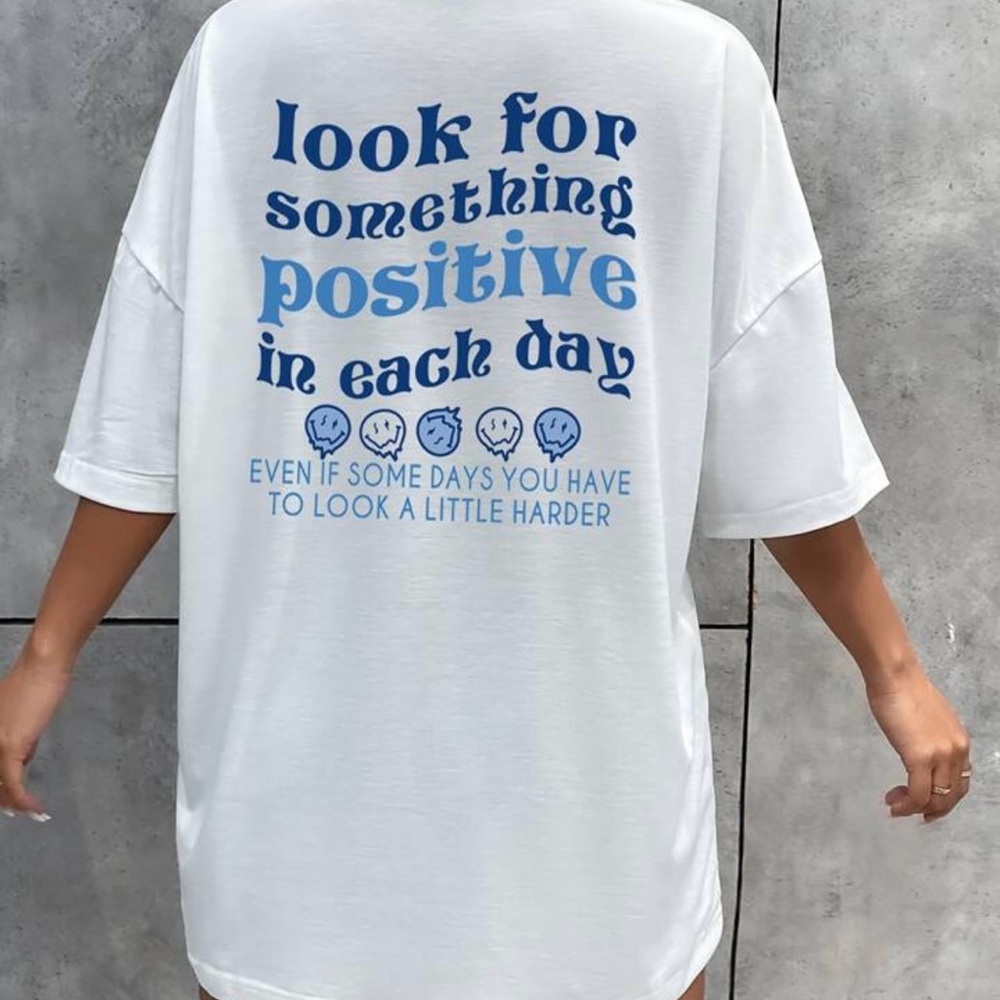 5 for $20🫟🛍️🔵 White and Blue Moosta T- Shirt